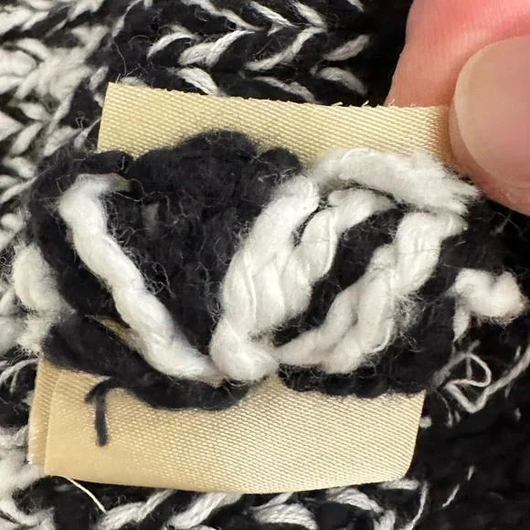 Anthropologie NWOT Akemi + Kin Black White Ombré Chunky Knit Cardigan - Picture 11 of 16